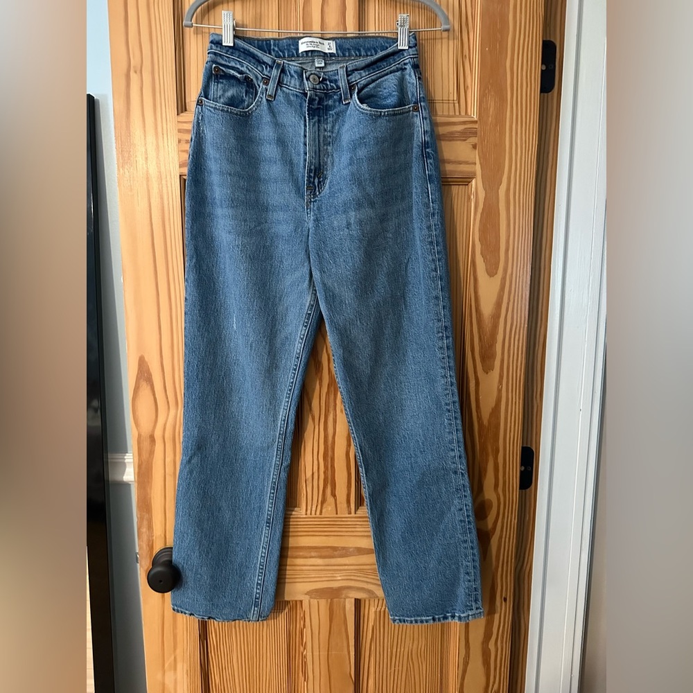 ABERCROMBIE THE 90s STRAIGHT JEANS